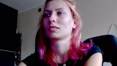 karoline121 online show from 10.18.25