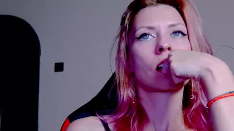 karoline121 online show from 11.23.25