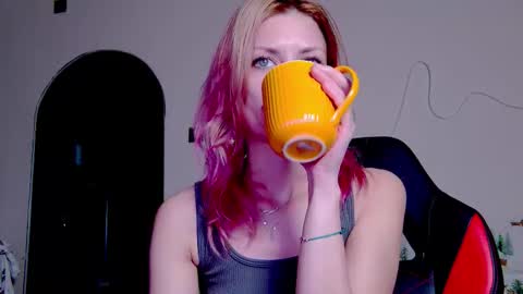 karoline121 online show from 11.24.25