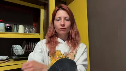 Snapshot of karoline121 chatting on 06.04.26 karoline121 online show from 06.04.26