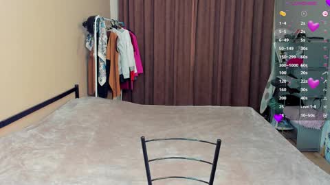 karolineneuer online show from 04.10.26