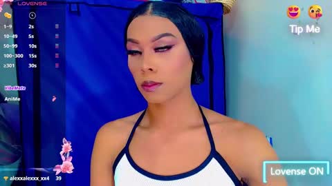 Snapshot of karoll_scoott chatting on 01.15.25 karol online show from 01.15.25