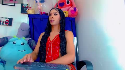 Snapshot of karoll_scoott chatting on 01.25.25 karol online show from 01.25.25
