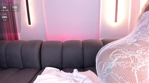 Karol online show from 10.24.25