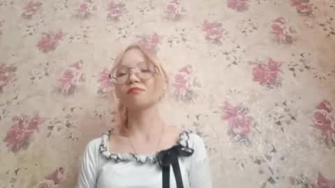 Snapshot of karoncabeza chatting on 02.25.26 Sara online show from 02.25.26