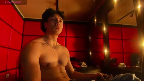 Snapshot of karybig3 chatting on 03.08.25 ---Kary--- online show from 03.08.25