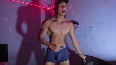 Snapshot of karybig3 chatting on 09.29.25 ---Kary--- online show from 09.29.25