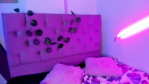 Snapshot of karyy_ chatting on 12.19.24 Karyy online show from 12.19.24