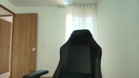 Snapshot of kasandra_mature_ chatting on 12.28.24 Kasandra Mature online show from 12.28.24