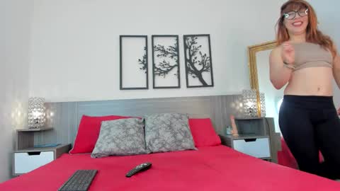 Snapshot of kassandr4 chatting on 11.29.25 Kassandra online show from 11.29.25