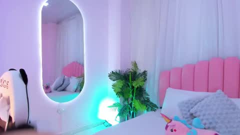 Snapshot of kassandr4_ chatting on 11.14.25 Kassy online show from 11.14.25