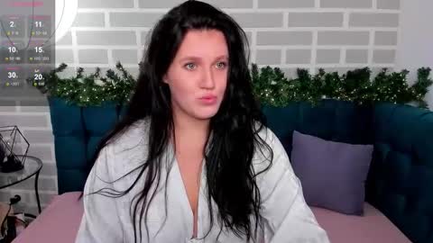 Snapshot of kassandra__grey chatting on 12.15.25 Kassandra 3 online show from 12.15.25