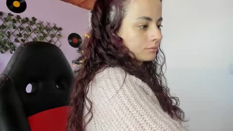 Snapshot of kassandra_james chatting on 12.17.24 kassandra james online show from 12.17.24