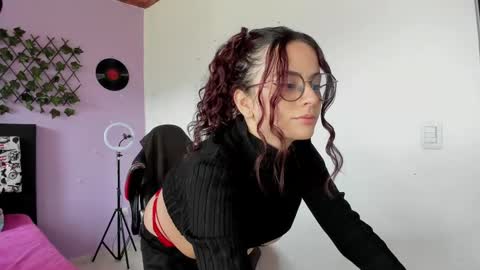 Snapshot of kassandra_james chatting on 02.13.25 kassandra james online show from 02.13.25