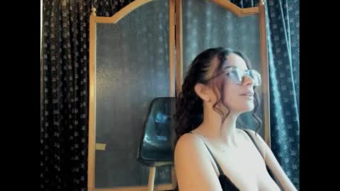 Snapshot of kassandra_james chatting on 03.06.25 kassandra james online show from 03.06.25