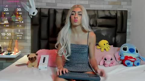 Snapshot of kassandraweked chatting on 12.31.24 Kassandra Weked online show from 12.31.24