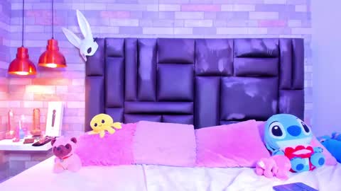 Snapshot of kassandraweked chatting on 02.19.25 Kassandra Weked online show from 02.19.25