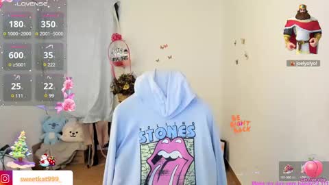 Snapshot of kat_ly_chan chatting on 12.22.24 Kat       online show from 12.22.24