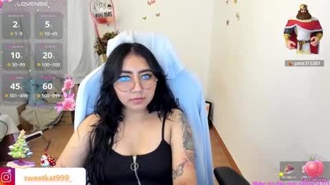 Snapshot of kat_ly_chan chatting on 12.24.24 Kat       online show from 12.24.24