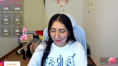 Snapshot of kat_ly_chan chatting on 10.16.25 Kat       online show from 10.16.25