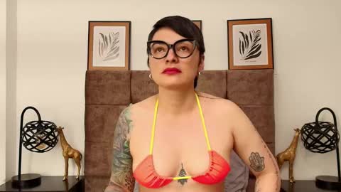 kat paradisse online show from 10.05.25