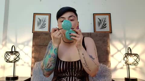 kat paradisse online show from 02.04.26