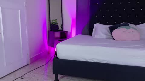 kataaleya__12 online show from 10.29.25