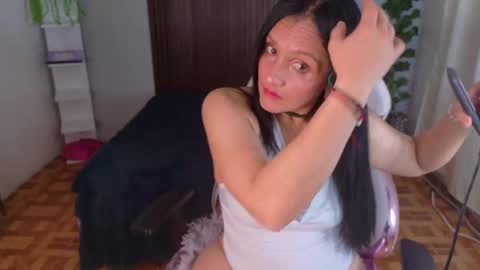 Snapshot of kataleya_29 chatting on 09.19.25 kate online show from 09.19.25