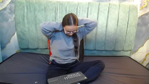 Katalina online show from 03.04.26