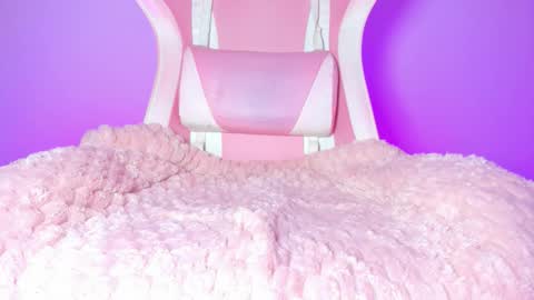 katalinaferreirax online show from 12.16.25