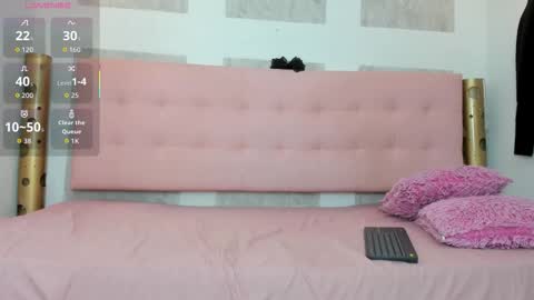 Snapshot of katana_blade chatting on 09.28.25 online show from 09.28.25