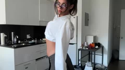 katarasimon online show from 10.22.25