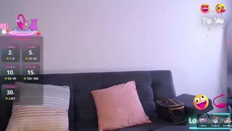 Snapshot of kate_arden chatting on 10.12.25 Carla Palmer online show from 10.12.25