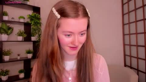 Snapshot of kate_cuddle chatting on 11.19.25 Kate online show from 11.19.25