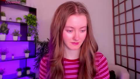 Snapshot of kate_cuddle chatting on 11.25.25 Kate online show from 11.25.25