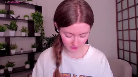 Snapshot of kate_cuddle chatting on 11.26.25 Kate online show from 11.26.25