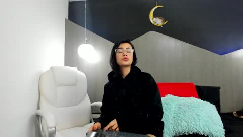 Kate Evans online show from 04.06.26