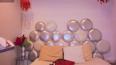 Kate online show from 12.23.25