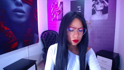 Snapshot of kate_owenns chatting on 09.12.25 Kate online show from 09.12.25