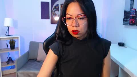 Snapshot of kate_owenns chatting on 10.16.25 Kate online show from 10.16.25