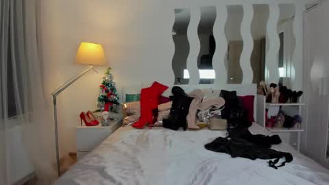 kate_redgar online show from 01.07.25