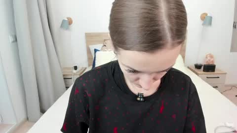 kate_redgar online show from 04.28.26