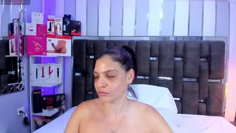 Snapshot of kate_roose chatting on 05.31.26 kate_roose online show from 05.31.26