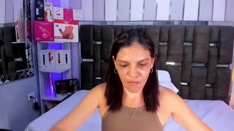 Snapshot of kate_roose chatting on 06.03.26 kate_roose online show from 06.03.26