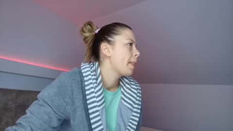 KateAllyaa online show from 01.12.26