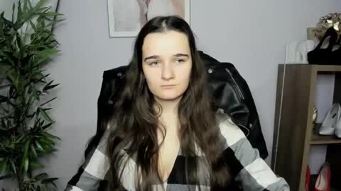 Snapshot of katedesire chatting on 12.21.24 Kate  online show from 12.21.24
