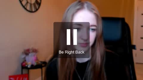 katekayer online show from 11.18.25