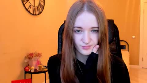 katekayer online show from 11.19.25