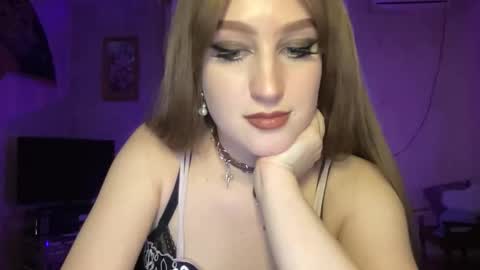 KateMeeeoow online show from 12.19.25