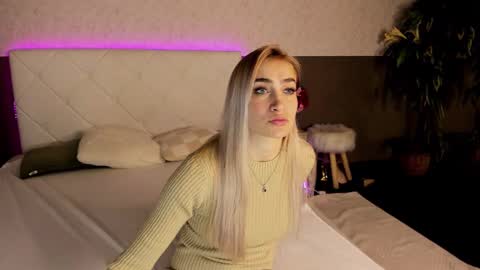 KateOwyns online show from 12.08.24